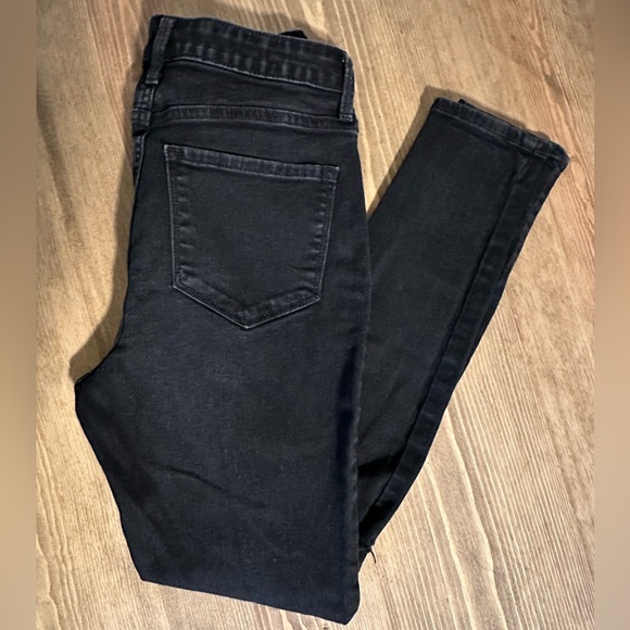 Old Navy Rockstar distressed black skinny jeans - Picture 3 of 5
